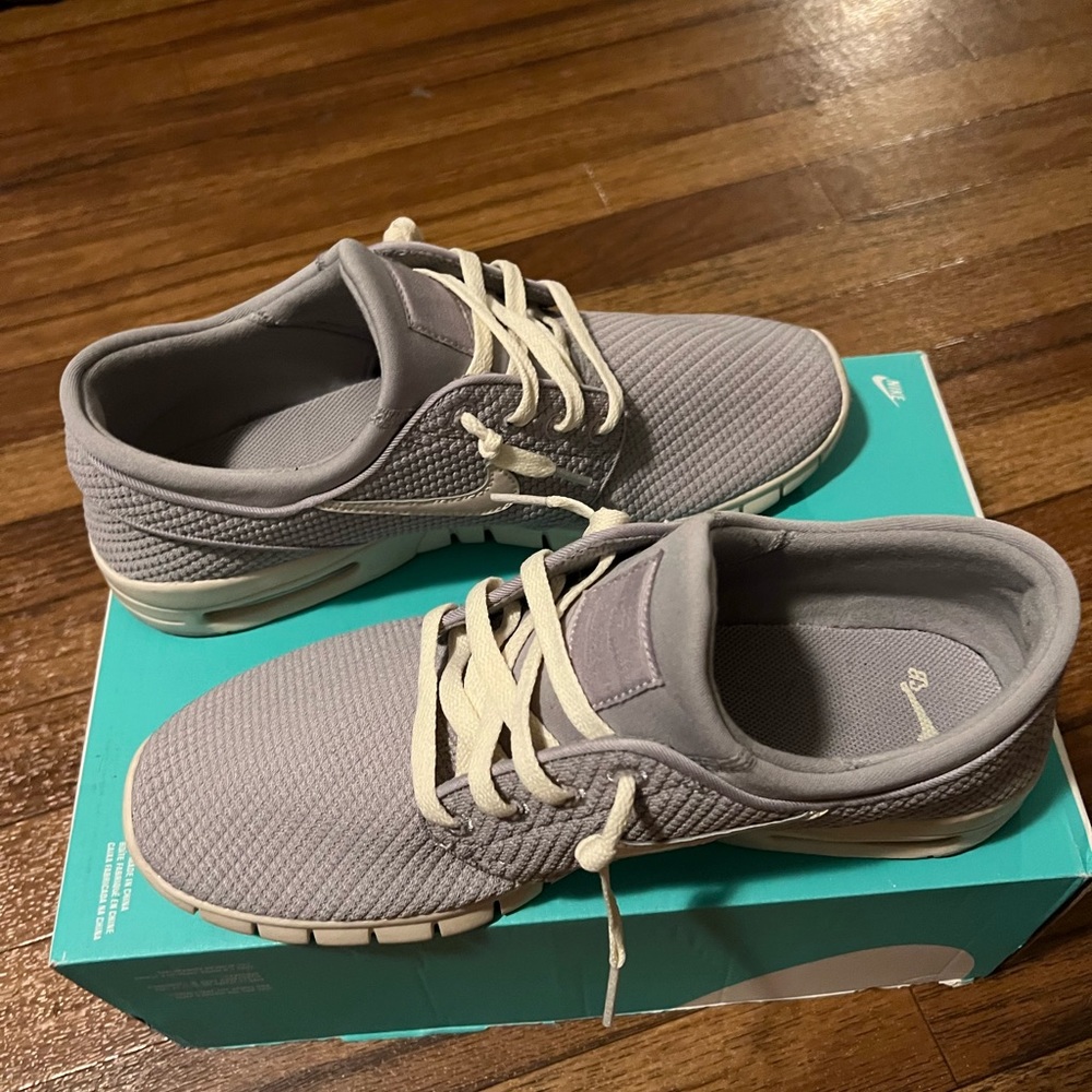 Stephan janoski rare... off white laces off white sole plumb color